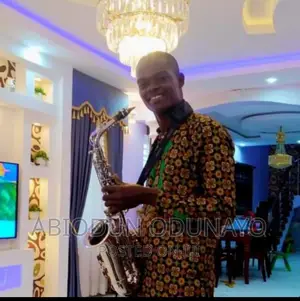 SAXOPHONE Instructor