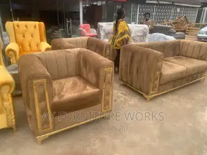 Well Foamed Chesterfield Sofas