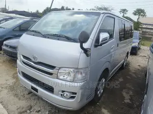 Toyota HiAce 2013 Silver