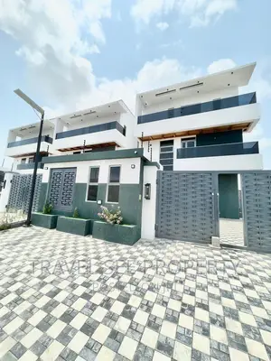 Furnished 5bdrm Duplex in Private Estate Lekki for sale