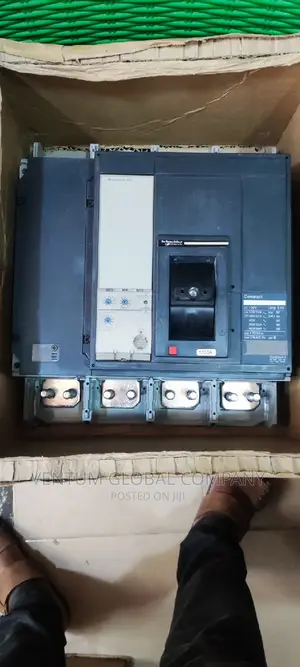 1000A McCb 4pole