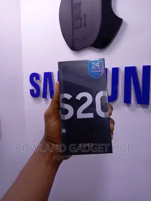 New Samsung Galaxy S20 128 GB White