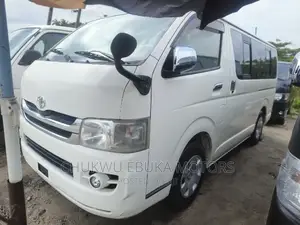 Toyota HiAce 2013 White