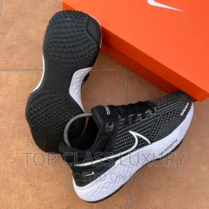 Nike Zoom X Invisible Run 'Flyknit 2 Black'*