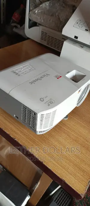 Most Brightest White Viewsonic Projector
