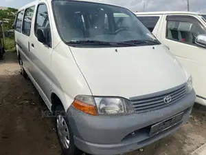 Toyota HiAce 2002 White