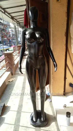 Plastic Size 10 Female Faceless Detachable Waist Mannequin