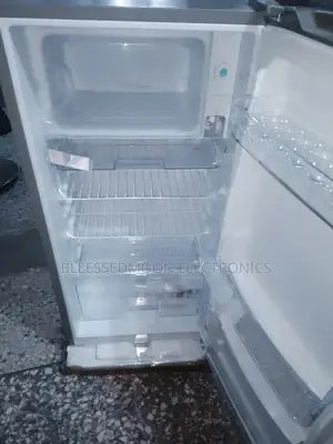 Hisense Standing Fridge Inverter External Condenser 2 Yrs W