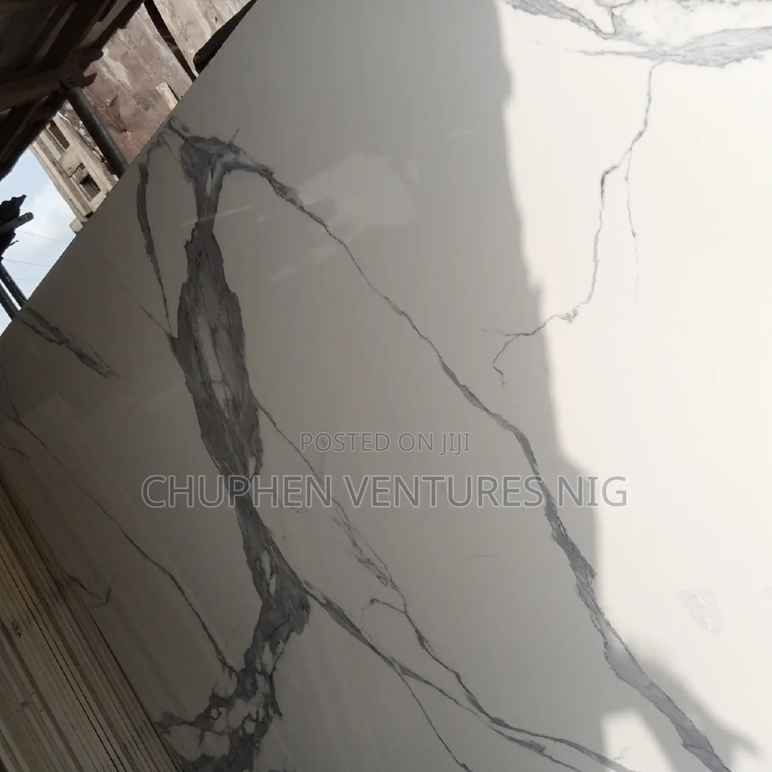 Quartz Carrara Light Wave