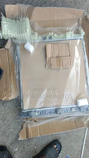 High Quality Certified New Radiator Mercedes Benz Viano 2001
