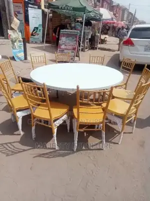 Banquet Table With 10 Seats