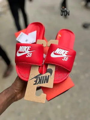 *Nike Sb Victori Benassy Slide Red