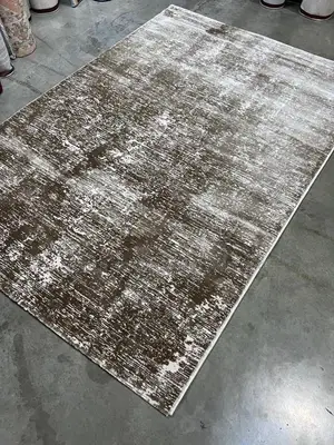 Quality Center Rugs Available in 7by10 Also 4by6 and 5by7