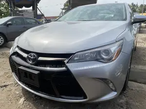 Toyota Camry 2015 Silver