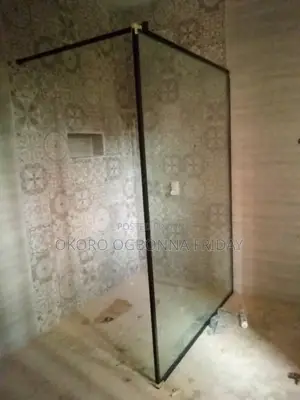 Shower Cubicle With Slide