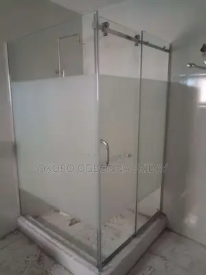 Bath Cubicle