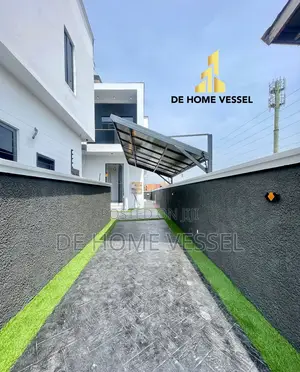 4bdrm Duplex in Ikota for sale