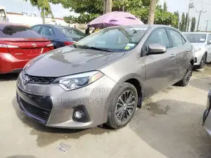 Toyota Corolla 2015 Brown