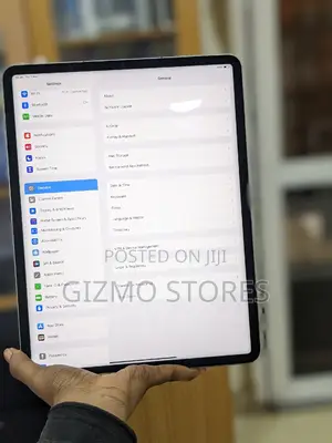 Apple iPad Pro 12.9 (2022) 256 GB Gray