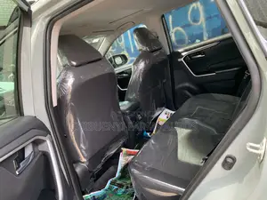 Toyota RAV4 XLE Premium 2021