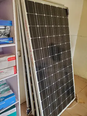 300 Watts Clean Canadian Panels