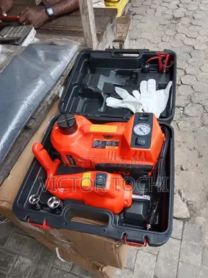 Electric Jack and Other Quality Car Tools