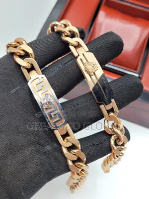 Designers Hand Chain