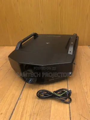 Direct UK USED 10,000 Lumens Wireless Projector