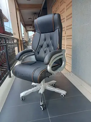 Executive Office Chair Swivel for Office Use