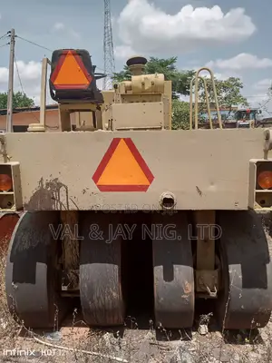 Clark Pneumatic Asphalt Roller (Foreign Use)