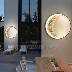 Minimalistic Black/Gold Wall Light