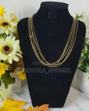 Round Pearl Steel Gold Short Chain