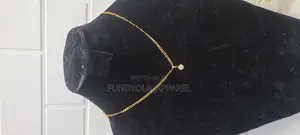 Round Pearl Steel Gold Short Chain and Pendant