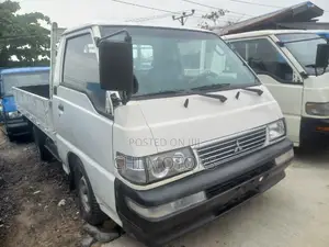 Mitsubishi Delica 2005 White