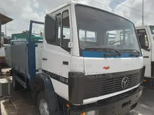 Mercedes Benz 814 2000 White