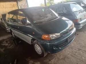 Mitsubishi Space Gear 2005 Green