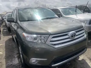 Toyota Highlander 2010 Green