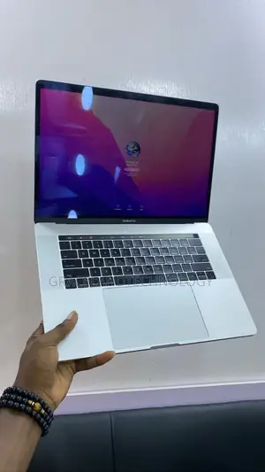 Laptop Apple MacBook Pro 2018 16GB Intel Core i7 SSD 512GB