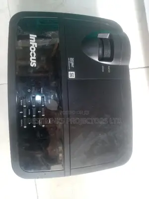 Infocus Projector 3500 Lumens With Hdmi and Vga Ports