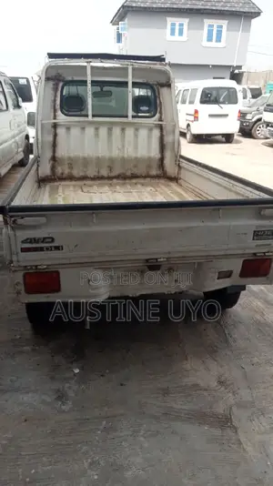 Daihatsu Hijet 2005 White
