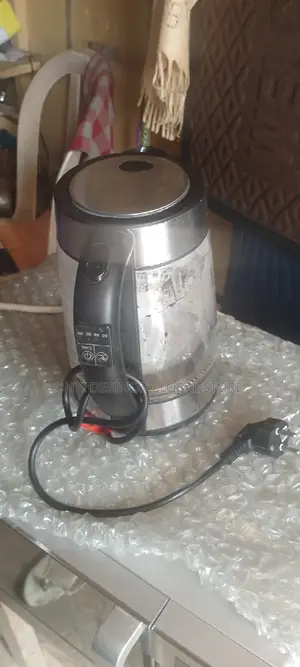 Fairly Used UK Kettle 2L