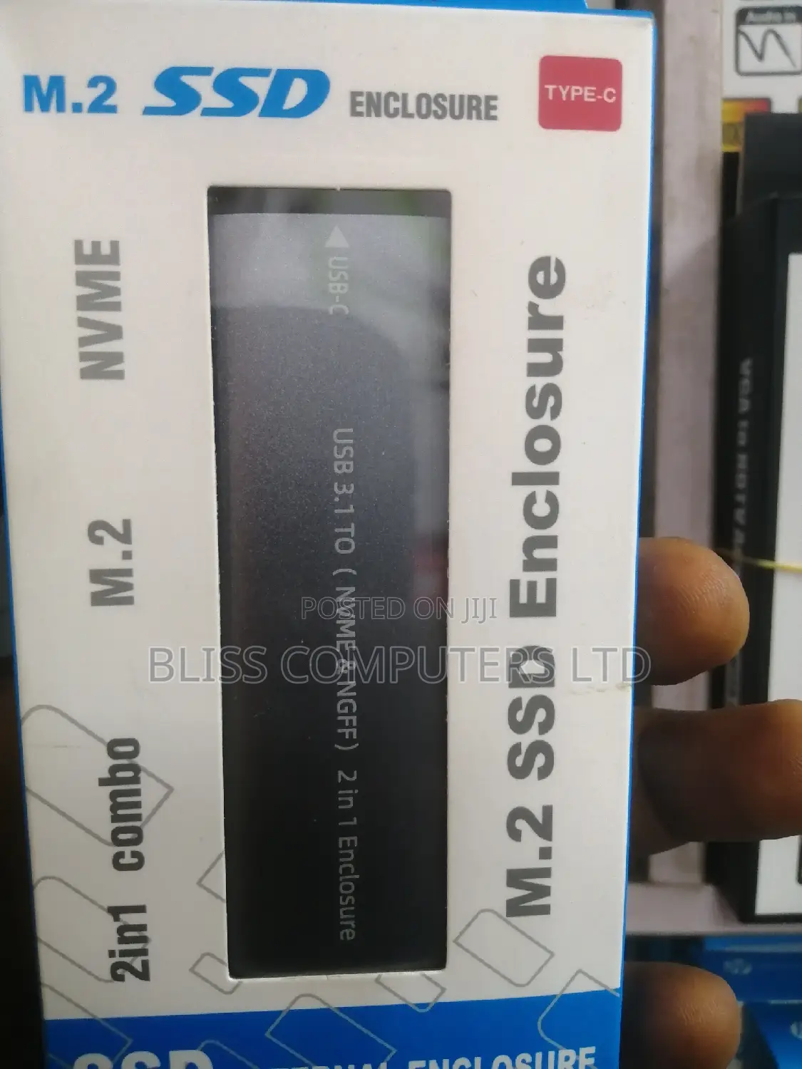 M. 2 SSD Encloure Adapter Reader