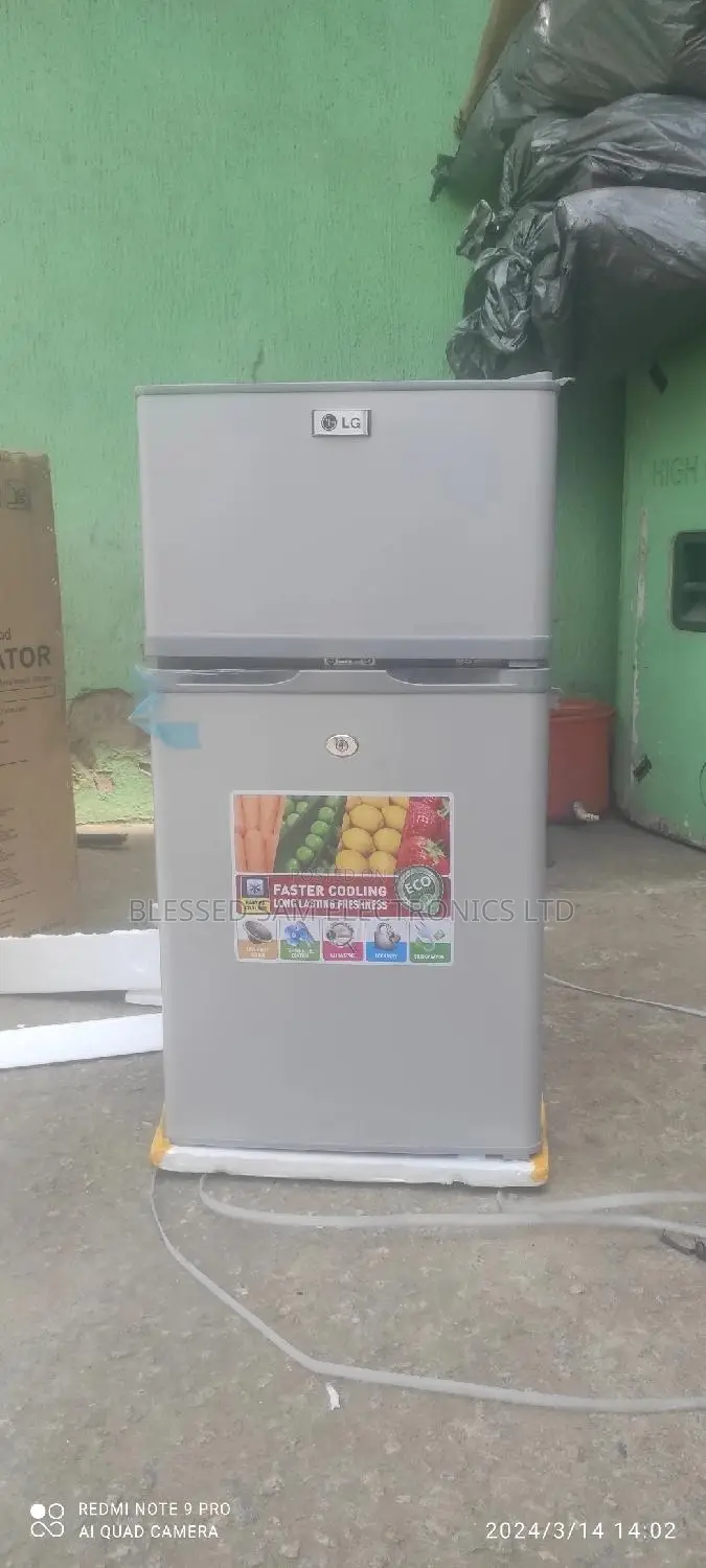 Lg Double Door Fridge 110l Fast Freezing With Ice Maker 2yrs