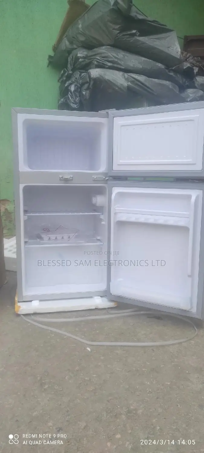 Lg Double Door Fridge 110l Fast Freezing With Ice Maker 2yrs