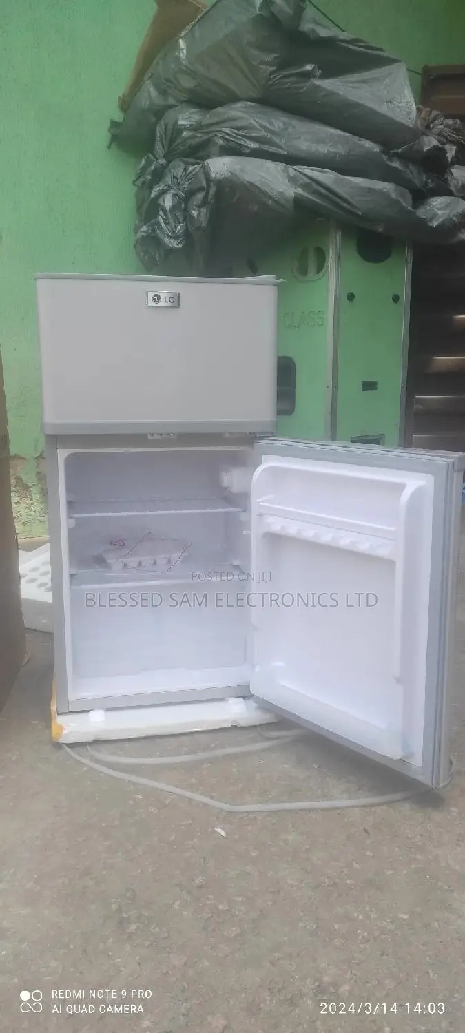 Lg Double Door Fridge 110l Fast Freezing With Ice Maker 2yrs