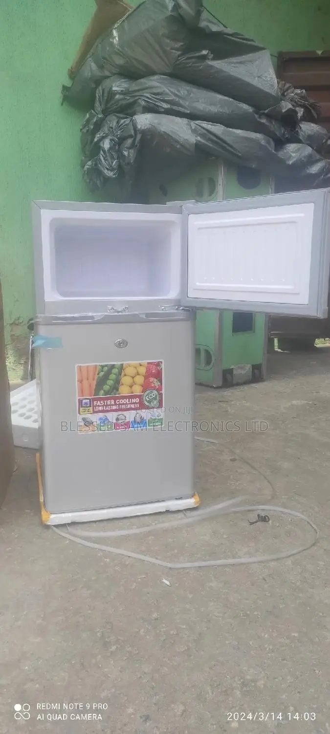 Lg Double Door Fridge 110l Fast Freezing With Ice Maker 2yrs