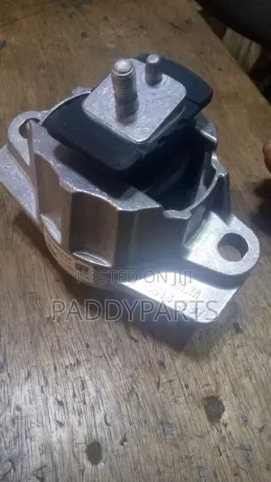 Range Rover Velar Engine Mount