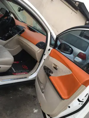 Toyota Venza Dashboard and Doormat Pimping