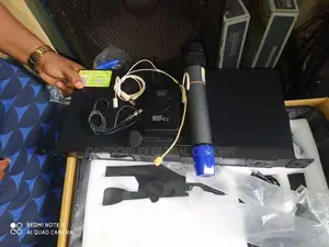 Dvon Handle and Lapel Wireless Microphone