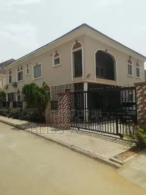 4bdrm Duplex in Utako for sale